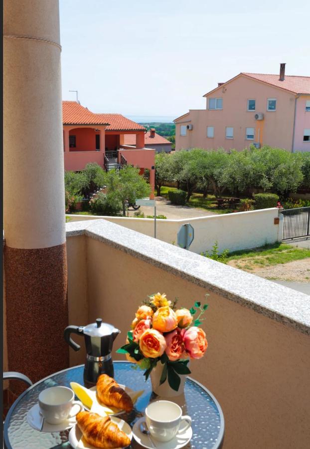 Apartman Nicol Ližnjan Zewnętrze zdjęcie
